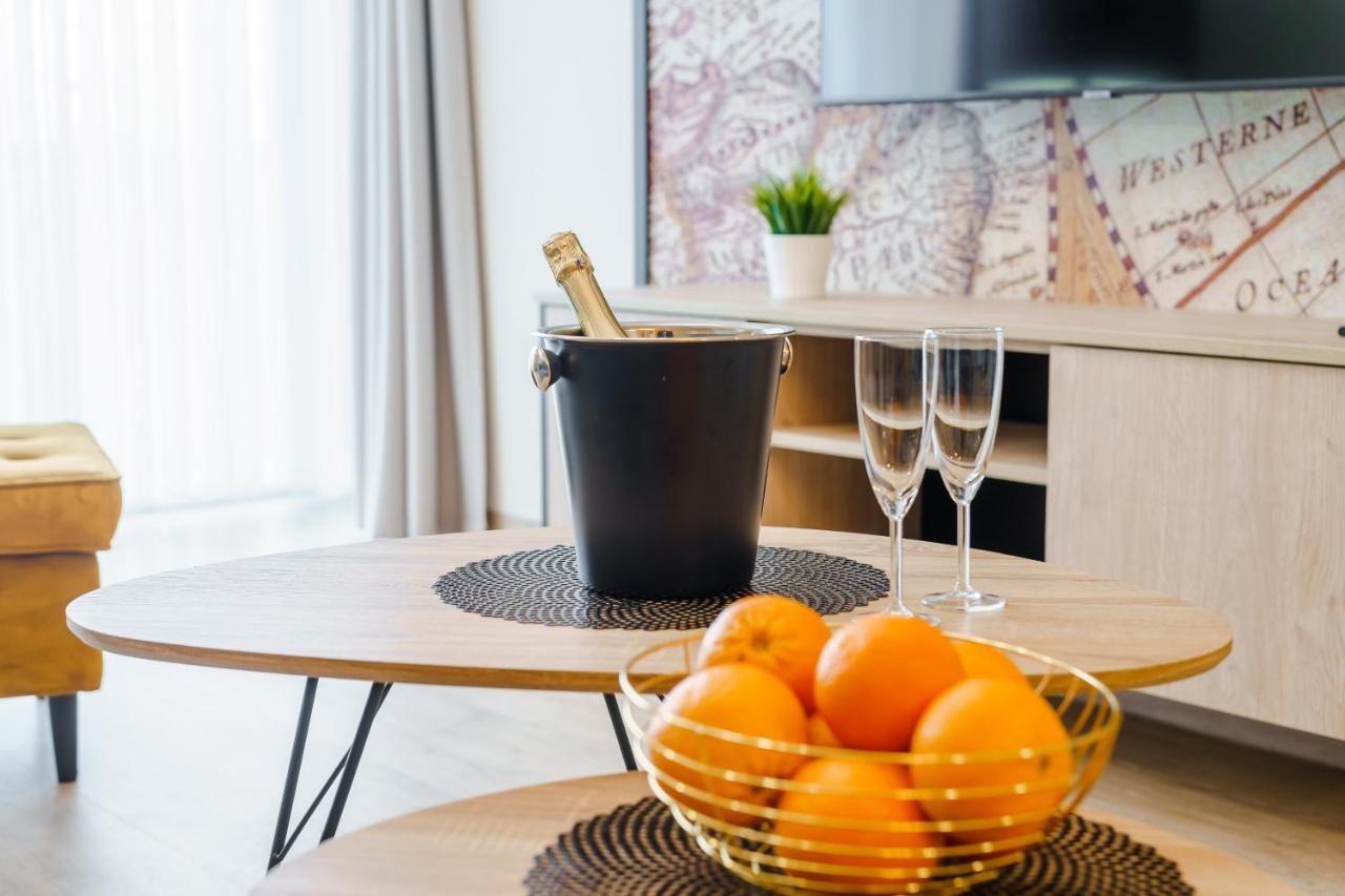 Perlowa Przystan Rent - Classic Gold & Silver Apartment Kolobrzeg Bagian luar foto